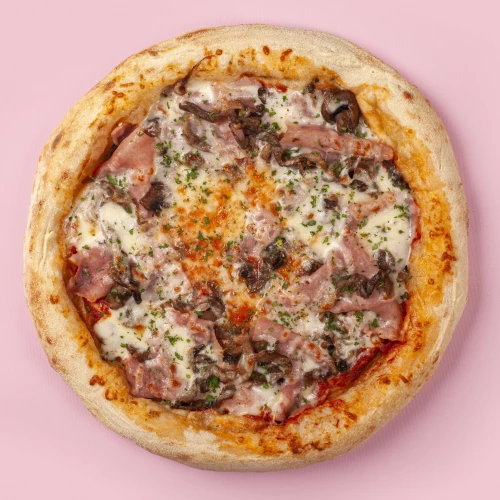Піца з італійською шинкою і грибами