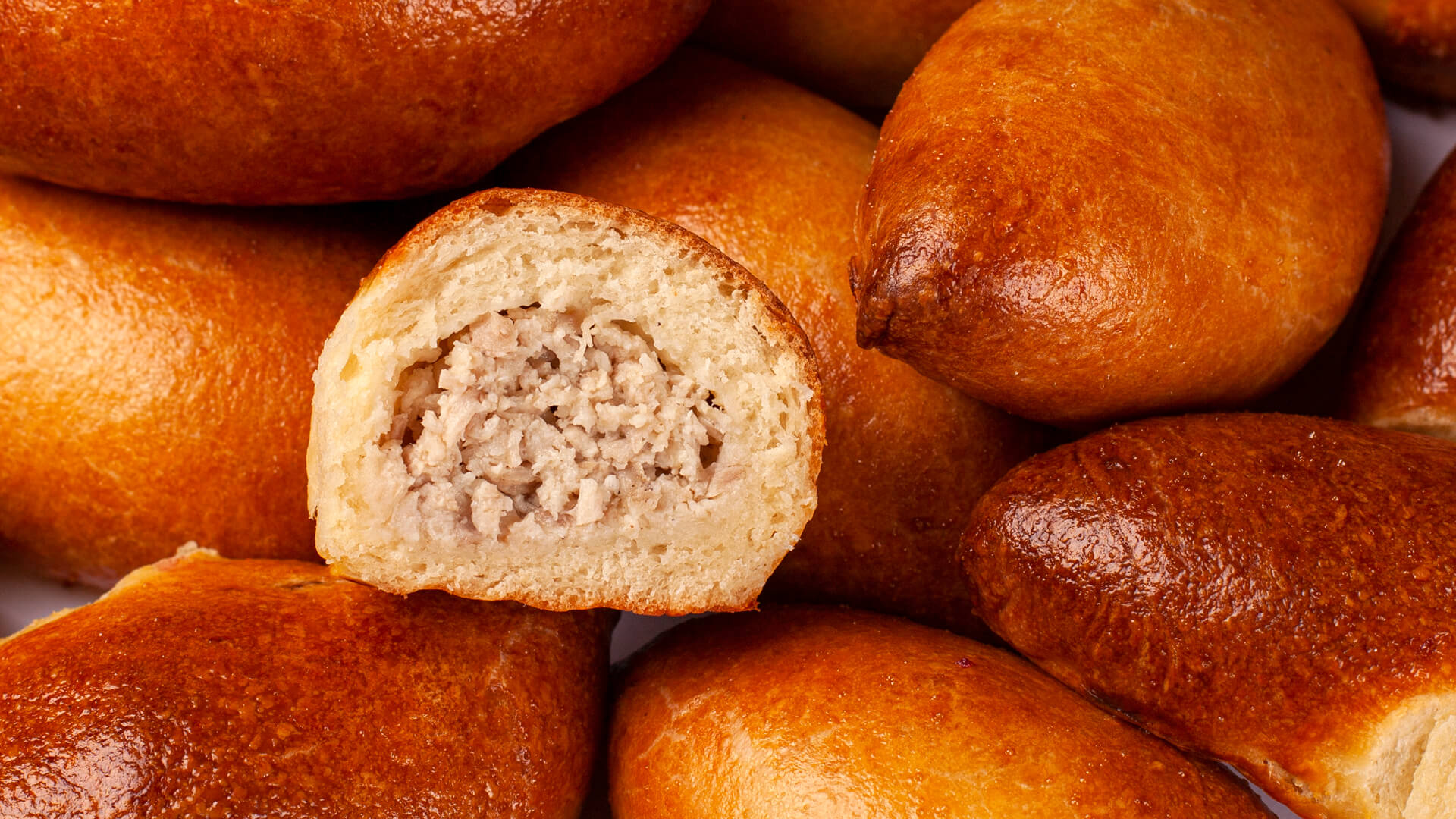 Пиріжки з куркою та сиром