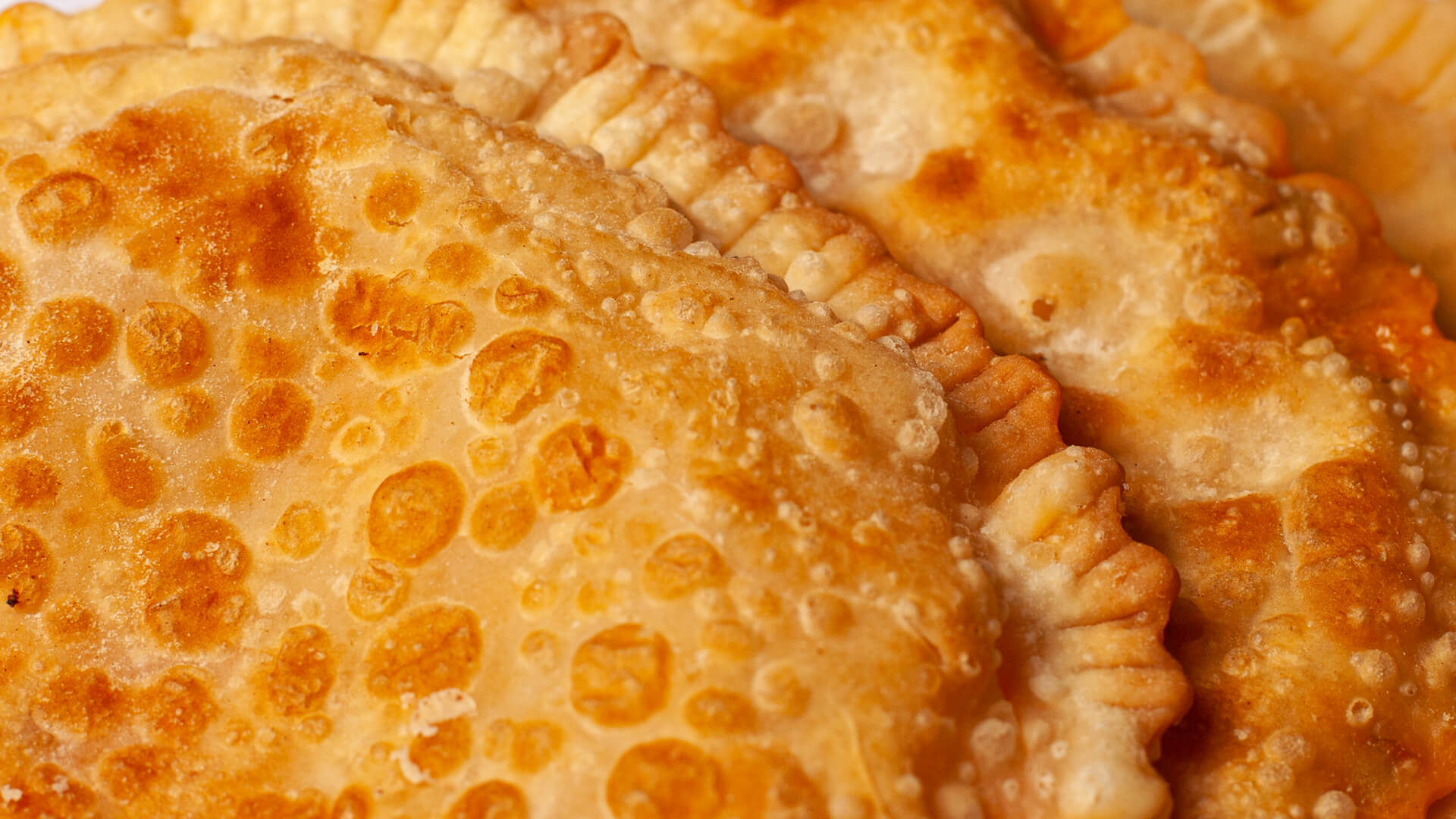 Чебуреки / янтики з м'ясом та сиром