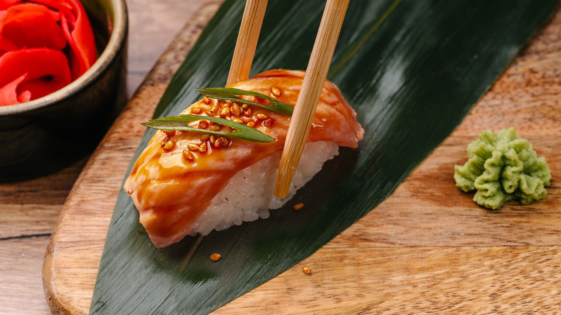 Нігірі з сьомгою і теріяки