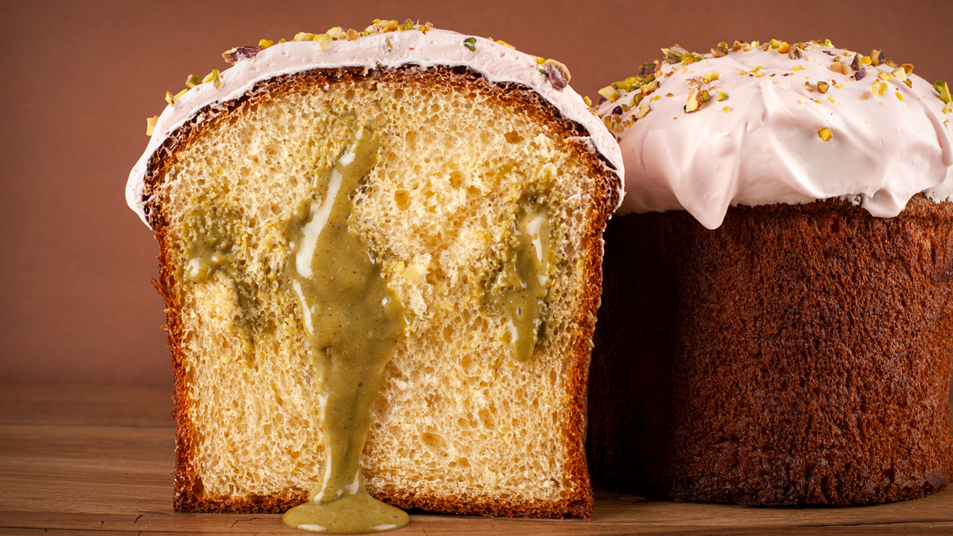 Паска з фісташковим кремом